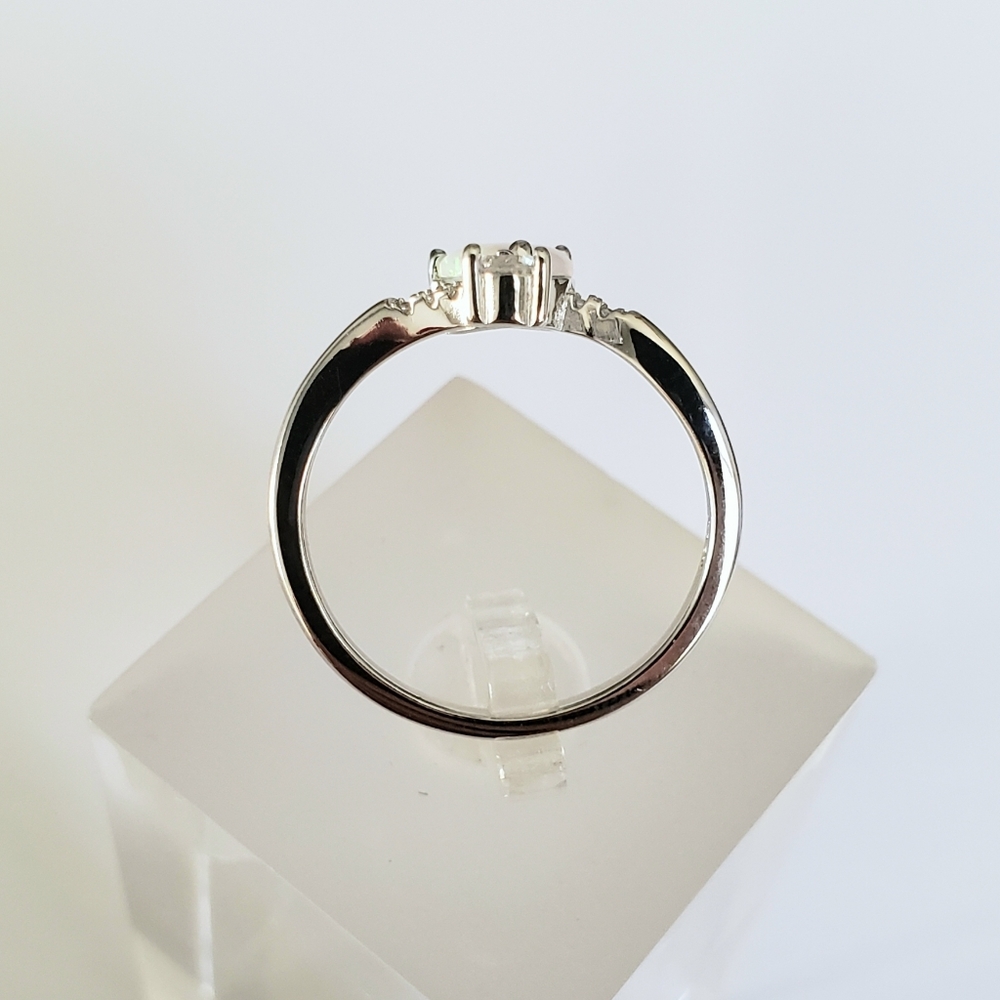 Sterling Silver Opal Ring - Picture 4 of 8